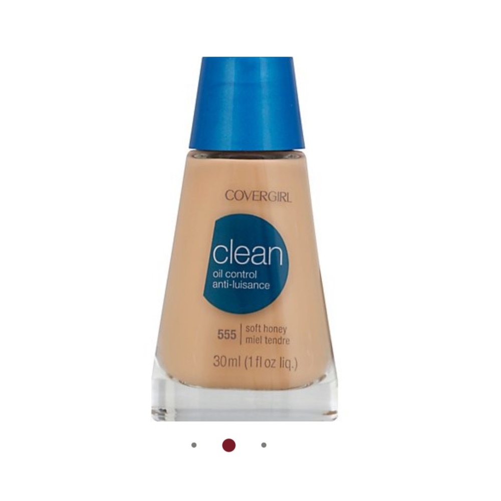 ⚜️3/$25⚜️💋COVERGIRL OIL CONTROL FOUNDATION- SOFT HONEY 555💋